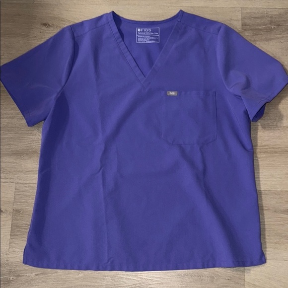 NWOT Figs Catrina Technical Collection Scrub Top - Picture 1 of 3